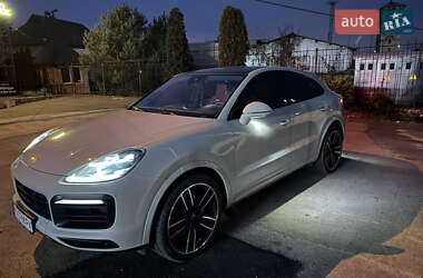 Внедорожник / Кроссовер Porsche Cayenne 2021 в Киеве