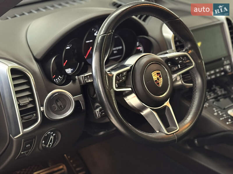 Позашляховик / Кросовер Porsche Cayenne 2016 в Миколаєві фото 13 Позашляховик / Кросовер Porsche Cayenne 2016 в Миколаєві