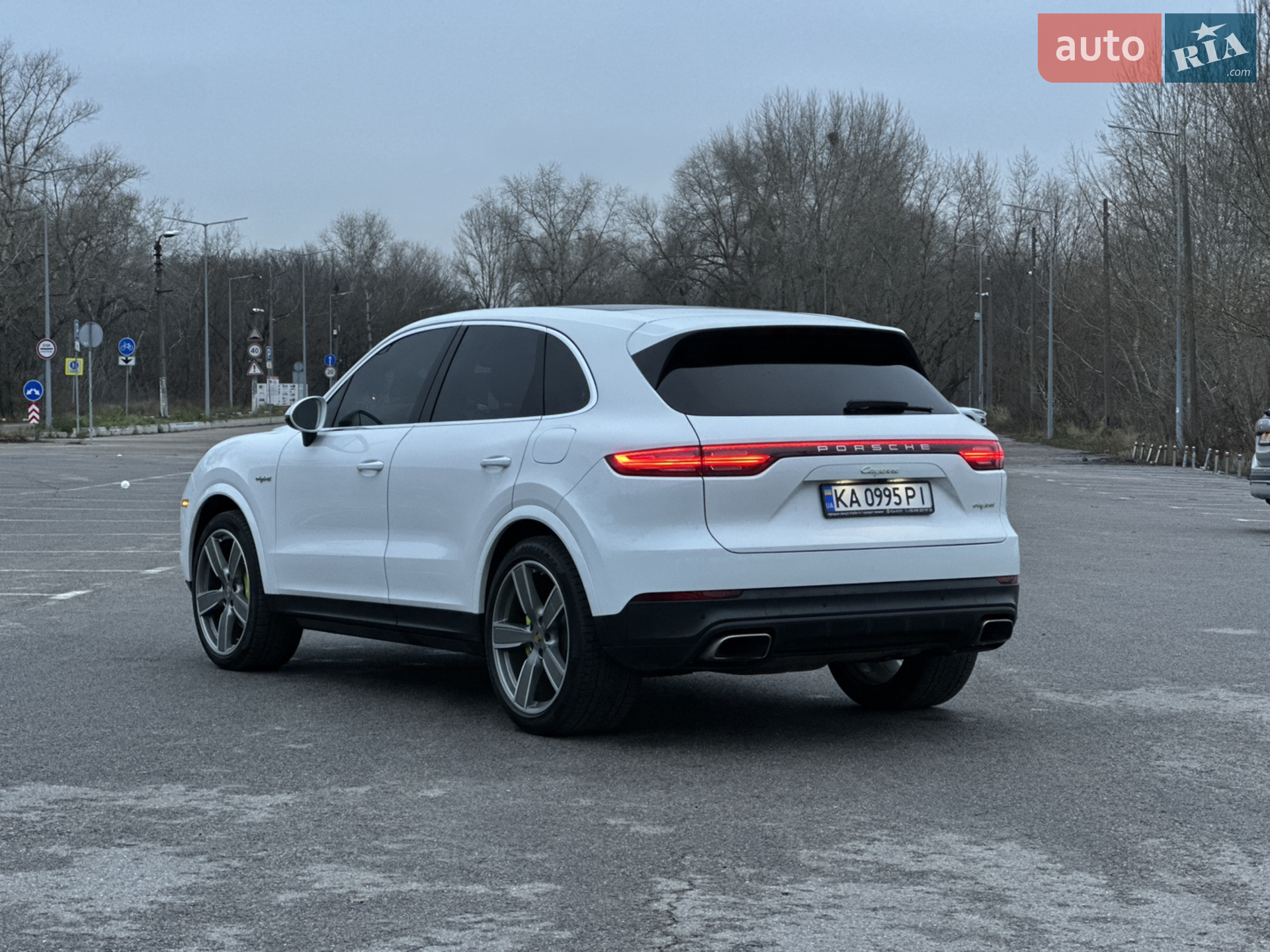 2019 Porsche Cayenne - мініатюра 3