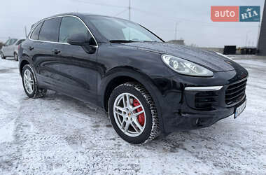 Внедорожник / Кроссовер Porsche Cayenne 2015 в Киеве
