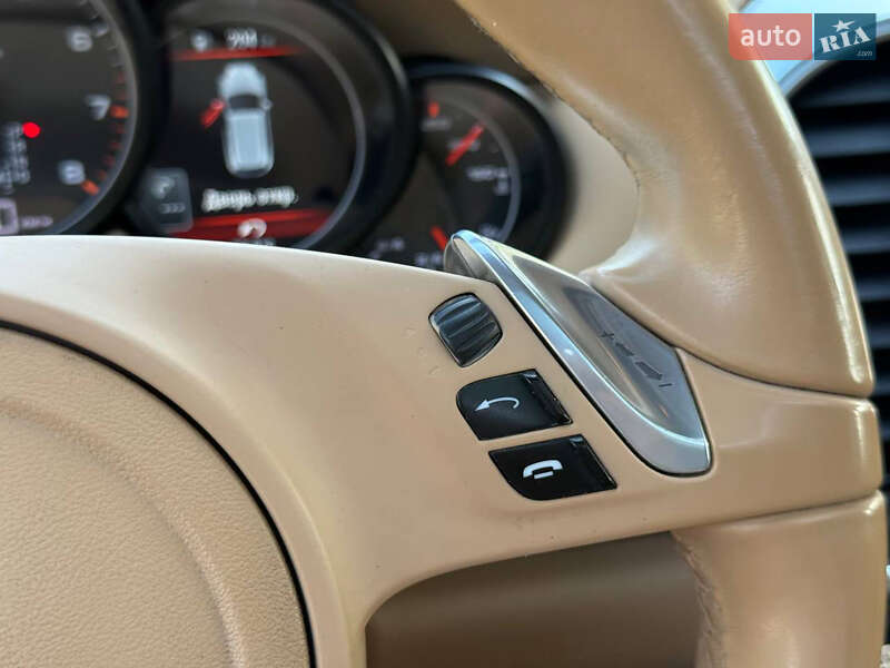 Внедорожник / Кроссовер Porsche Cayenne 2012 в Днепре