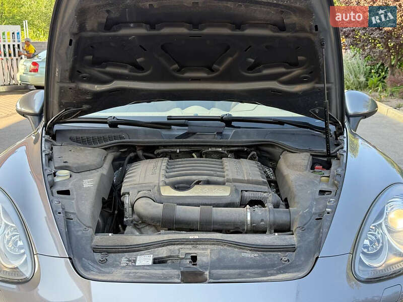 Внедорожник / Кроссовер Porsche Cayenne 2012 в Днепре