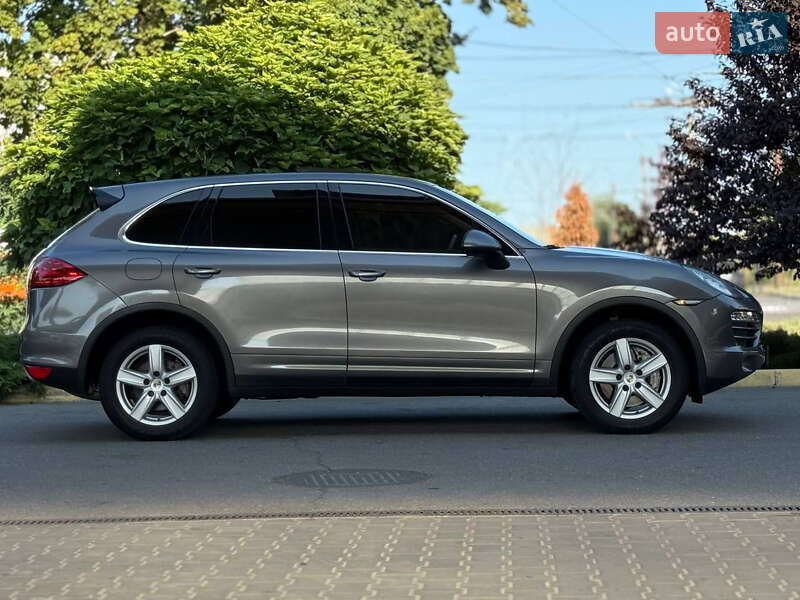 Внедорожник / Кроссовер Porsche Cayenne 2012 в Днепре