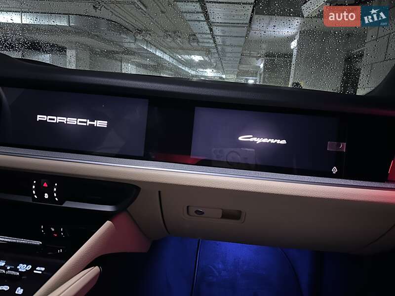 Внедорожник / Кроссовер Porsche Cayenne 2025 в Киеве