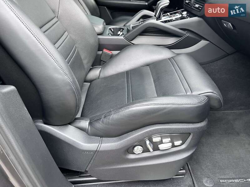 Внедорожник / Кроссовер Porsche Cayenne 2018 в Киеве