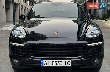 Внедорожник / Кроссовер Porsche Cayenne 2015 в Киеве