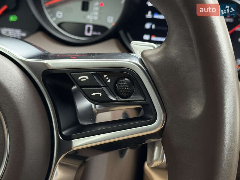 Внедорожник / Кроссовер Porsche Cayenne 2015 в Киеве