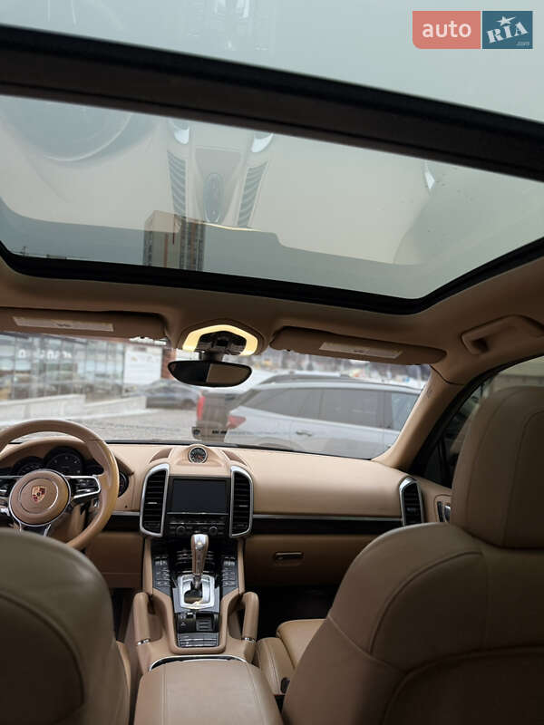 Позашляховик / Кросовер Porsche Cayenne 2015 в Дніпрі