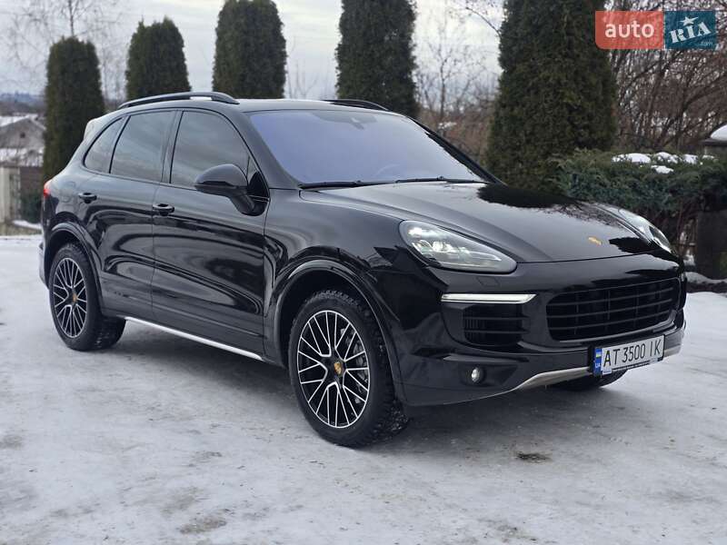 Внедорожник / Кроссовер Porsche Cayenne 2015 в Косове