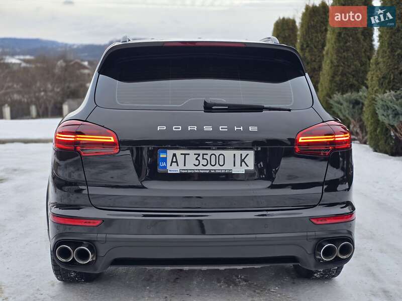 Внедорожник / Кроссовер Porsche Cayenne 2015 в Косове