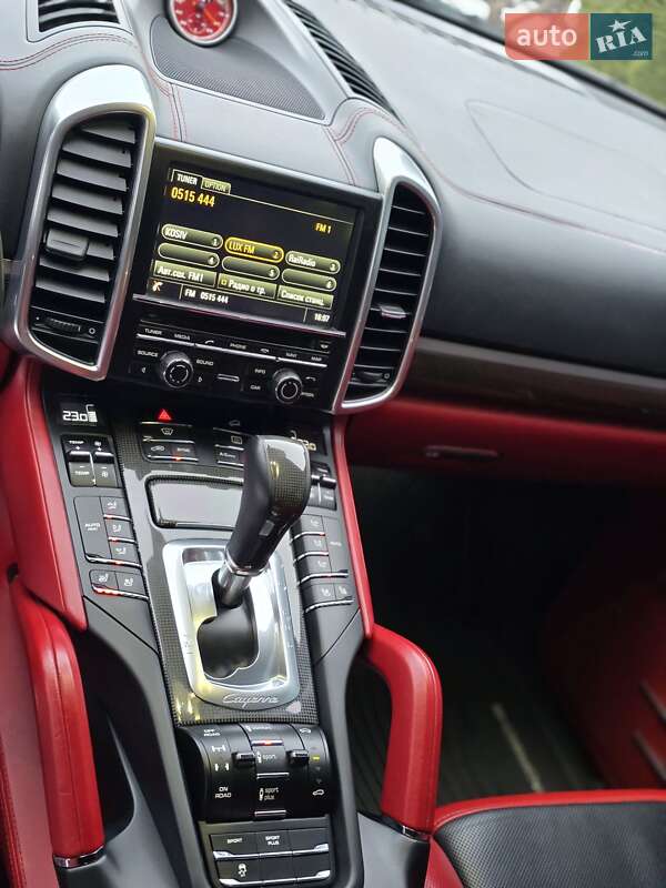 Внедорожник / Кроссовер Porsche Cayenne 2015 в Косове