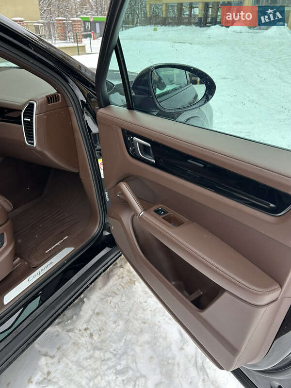 Внедорожник / Кроссовер Porsche Cayenne 2022 в Харькове