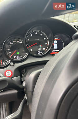 Внедорожник / Кроссовер Porsche Cayenne 2012 в Днепре