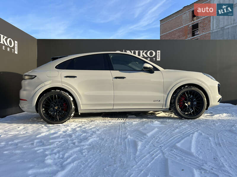 Внедорожник / Кроссовер Porsche Cayenne 2022 в Львове