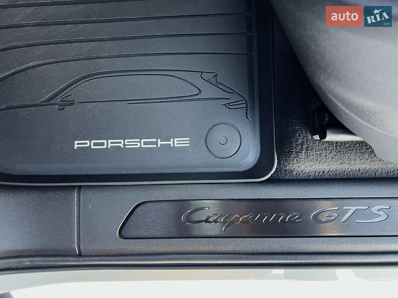 Внедорожник / Кроссовер Porsche Cayenne 2022 в Львове