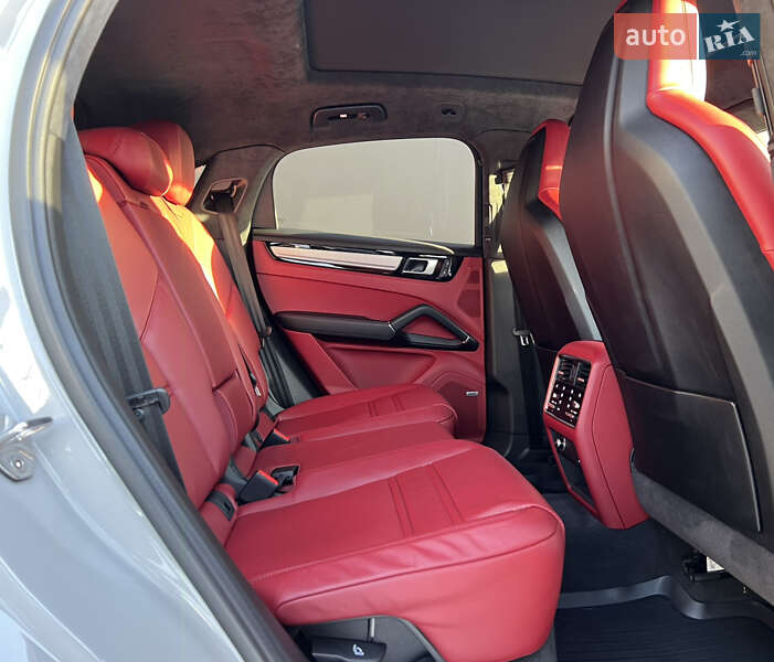 Внедорожник / Кроссовер Porsche Cayenne 2022 в Львове