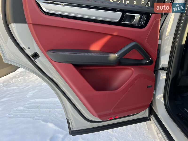 Внедорожник / Кроссовер Porsche Cayenne 2022 в Львове