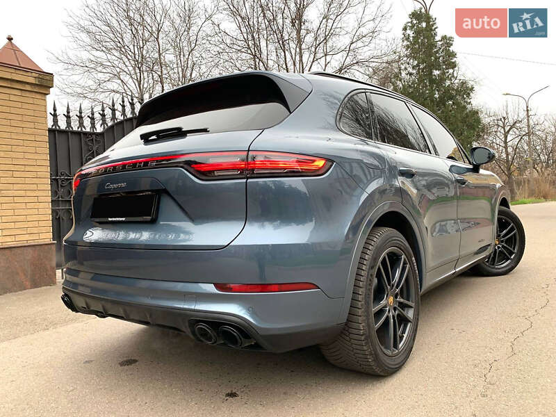 Внедорожник / Кроссовер Porsche Cayenne 2019 в Киеве