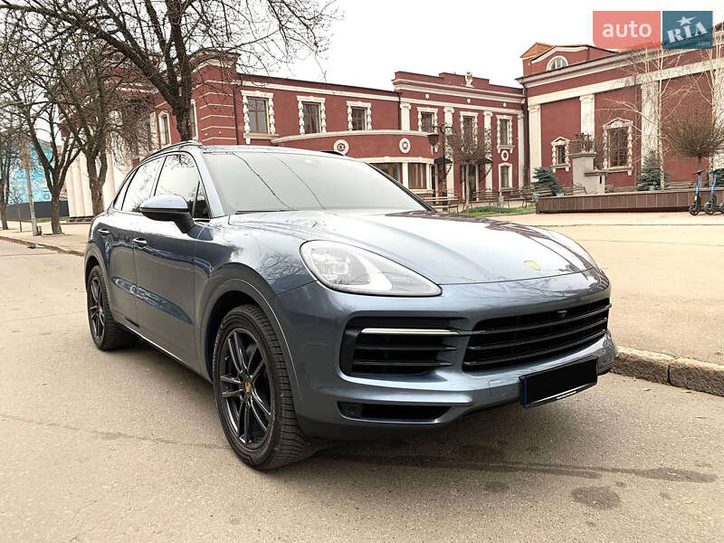 Внедорожник / Кроссовер Porsche Cayenne 2019 в Киеве