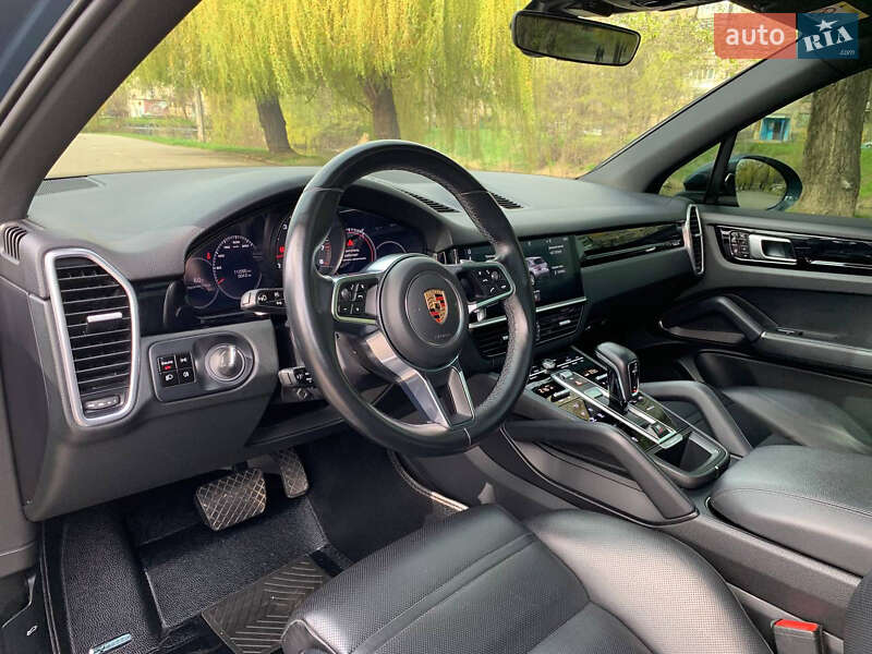 Внедорожник / Кроссовер Porsche Cayenne 2019 в Киеве