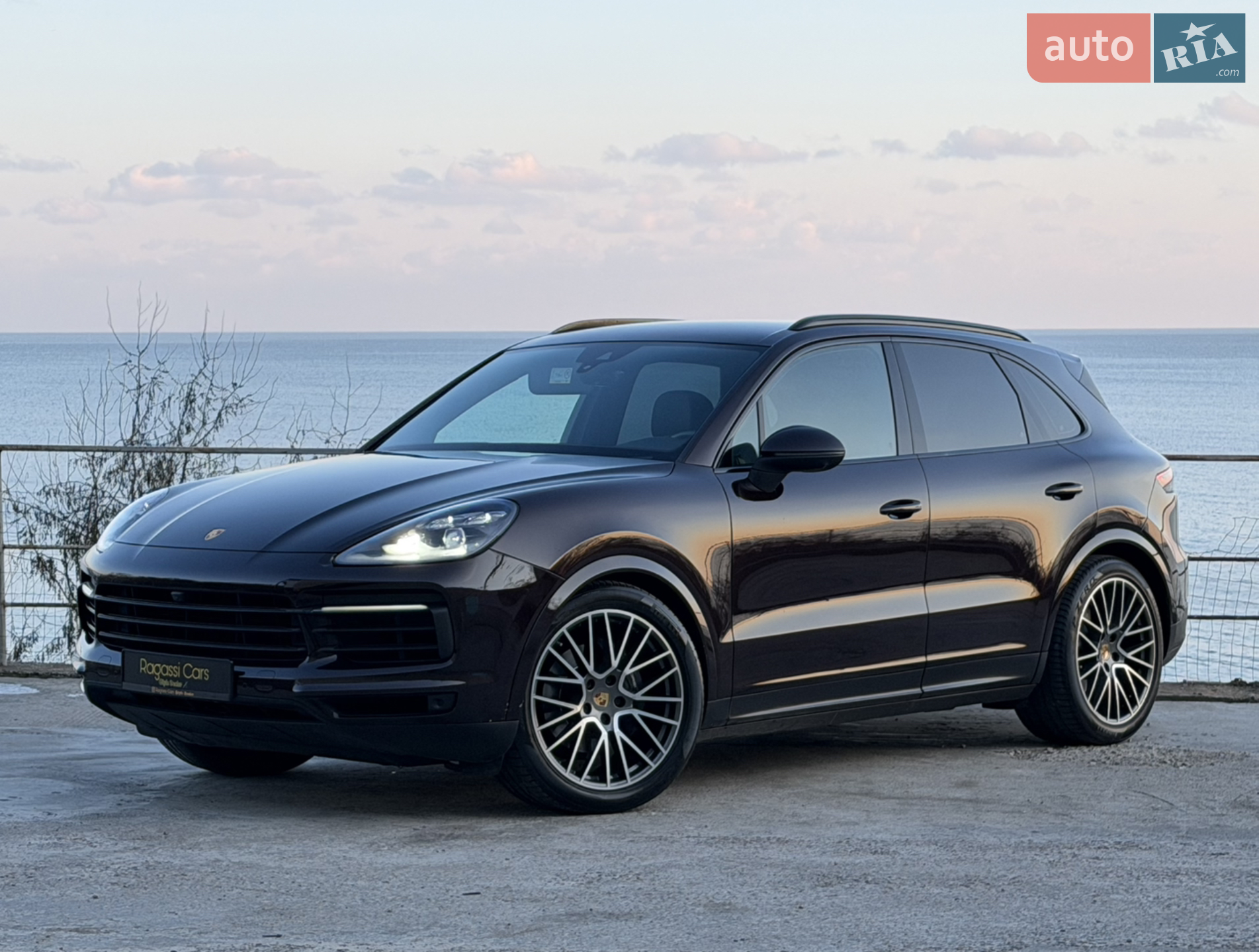 2019 Porsche Cayenne - мініатюра 4