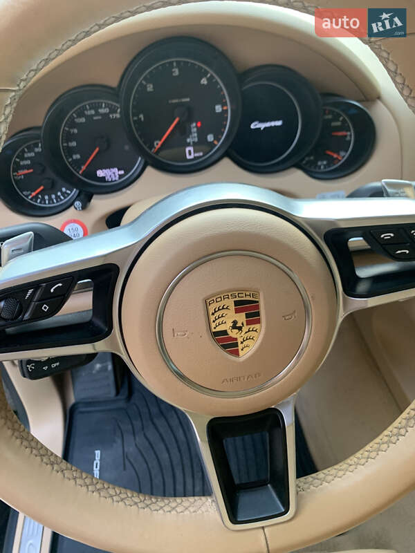 Внедорожник / Кроссовер Porsche Cayenne 2016 в Виннице