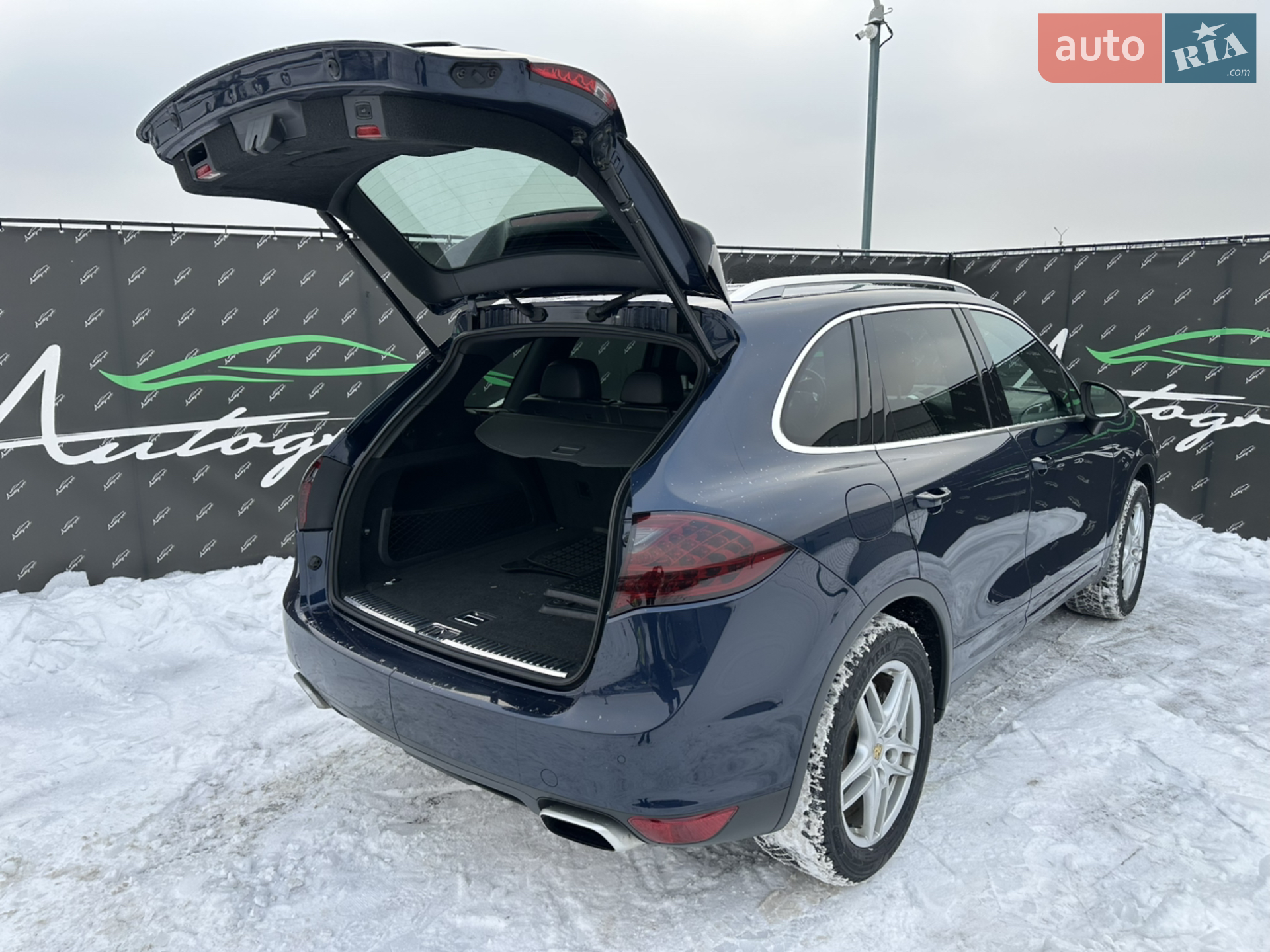 2011 Porsche Cayenne - мініатюра 27