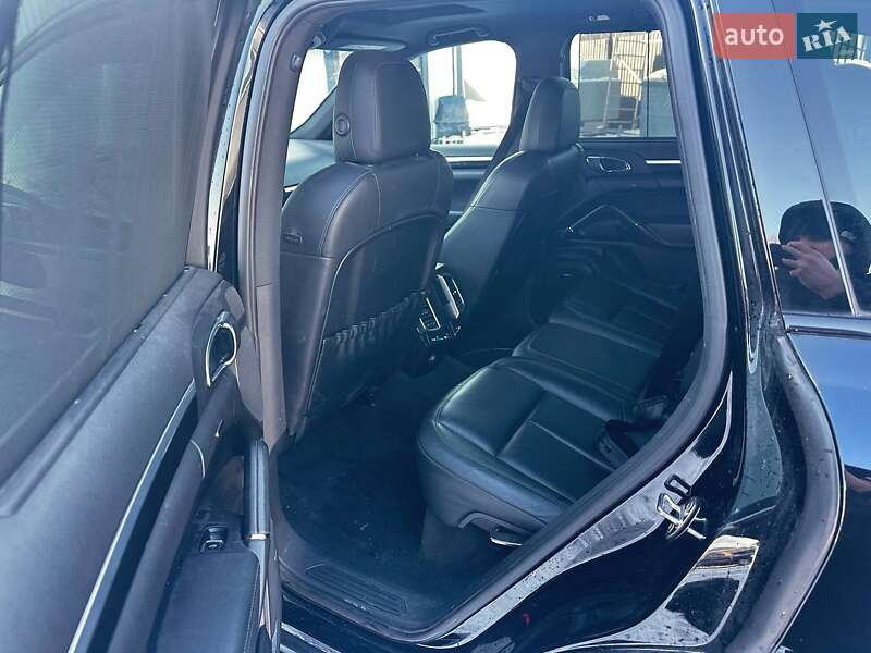 Внедорожник / Кроссовер Porsche Cayenne 2013 в Владимире