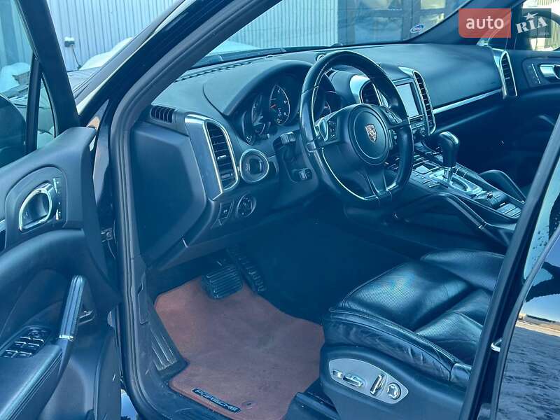 Внедорожник / Кроссовер Porsche Cayenne 2013 в Владимире