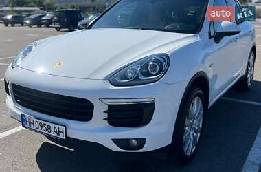Позашляховик / Кросовер Porsche Cayenne 2015 в Києві