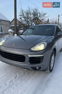 Внедорожник / Кроссовер Porsche Cayenne 2016 в Луцке