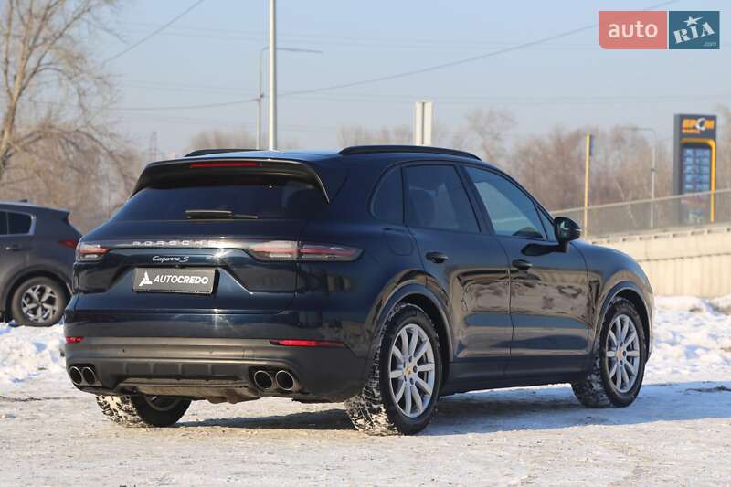 Внедорожник / Кроссовер Porsche Cayenne 2018 в Киеве