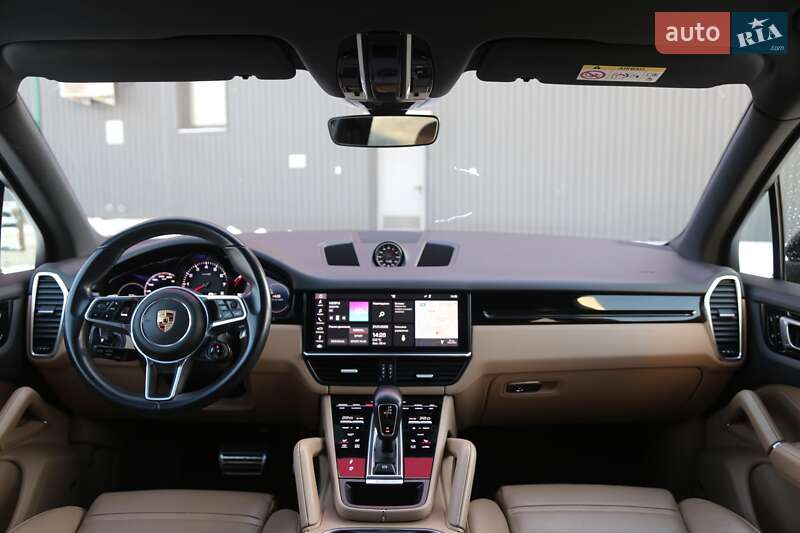 Внедорожник / Кроссовер Porsche Cayenne 2018 в Киеве