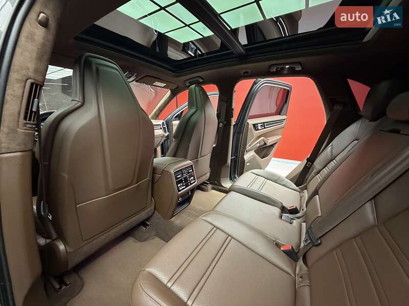 Внедорожник / Кроссовер Porsche Cayenne 2022 в Киеве