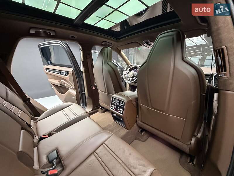 Внедорожник / Кроссовер Porsche Cayenne 2022 в Киеве