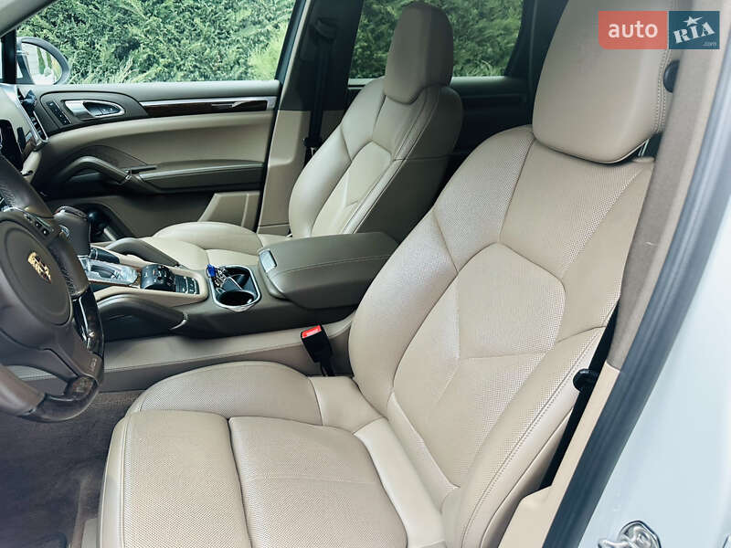 Внедорожник / Кроссовер Porsche Cayenne 2013 в Одессе