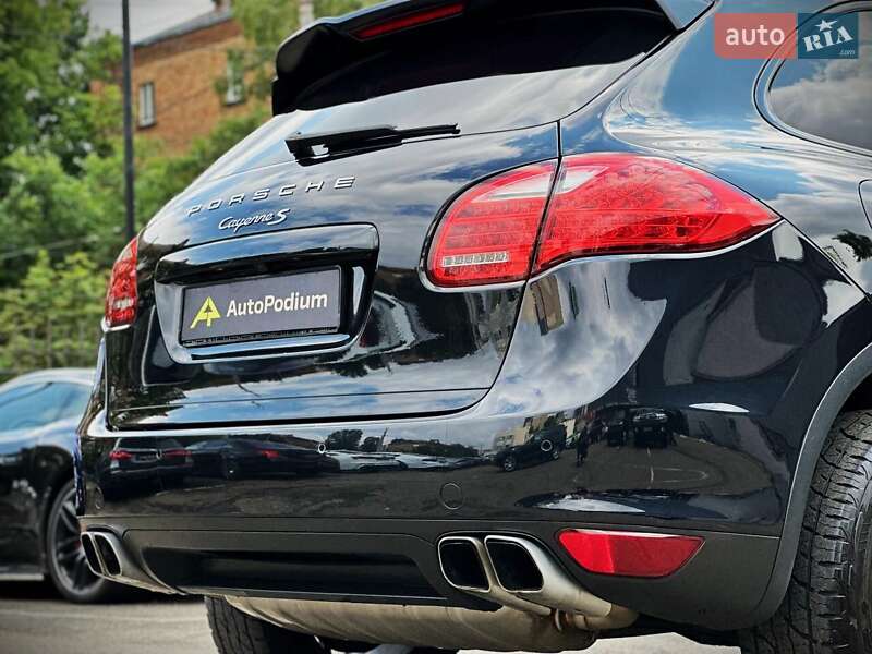 Внедорожник / Кроссовер Porsche Cayenne 2013 в Киеве