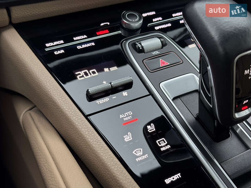 Внедорожник / Кроссовер Porsche Cayenne 2018 в Киеве