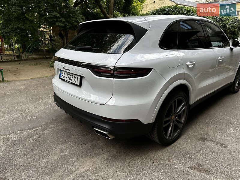 Внедорожник / Кроссовер Porsche Cayenne 2021 в Киеве