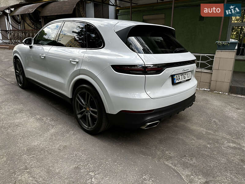 Внедорожник / Кроссовер Porsche Cayenne 2021 в Киеве