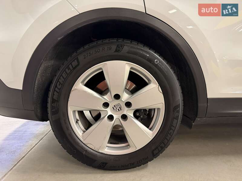 Внедорожник / Кроссовер Porsche Cayenne 2019 в Киеве