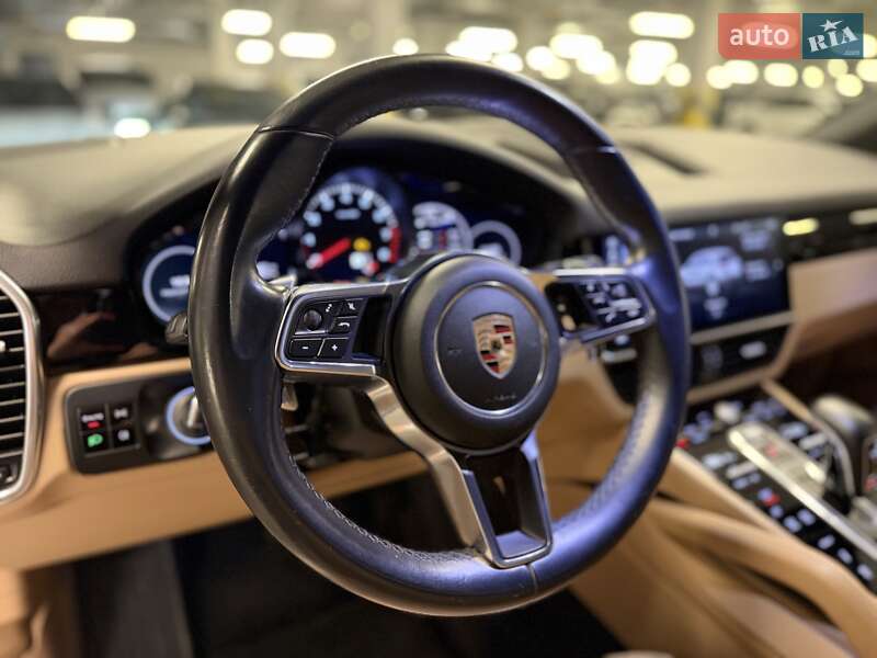 Внедорожник / Кроссовер Porsche Cayenne 2019 в Киеве
