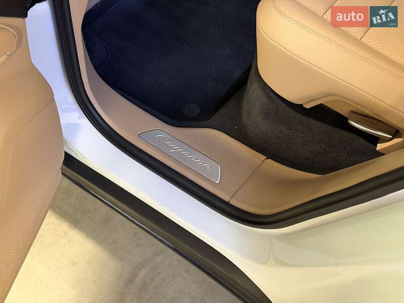 Внедорожник / Кроссовер Porsche Cayenne 2019 в Киеве