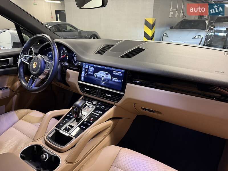 Внедорожник / Кроссовер Porsche Cayenne 2019 в Киеве
