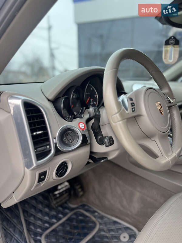 Внедорожник / Кроссовер Porsche Cayenne 2012 в Виннице