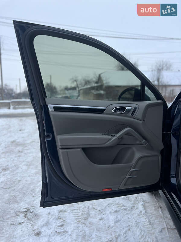 Внедорожник / Кроссовер Porsche Cayenne 2012 в Виннице