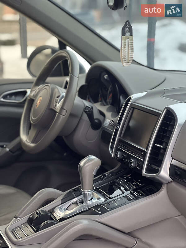 Внедорожник / Кроссовер Porsche Cayenne 2012 в Виннице