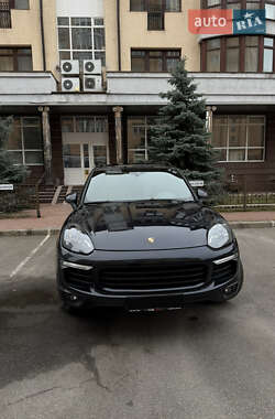 Позашляховик / Кросовер Porsche Cayenne 2017 в Києві
