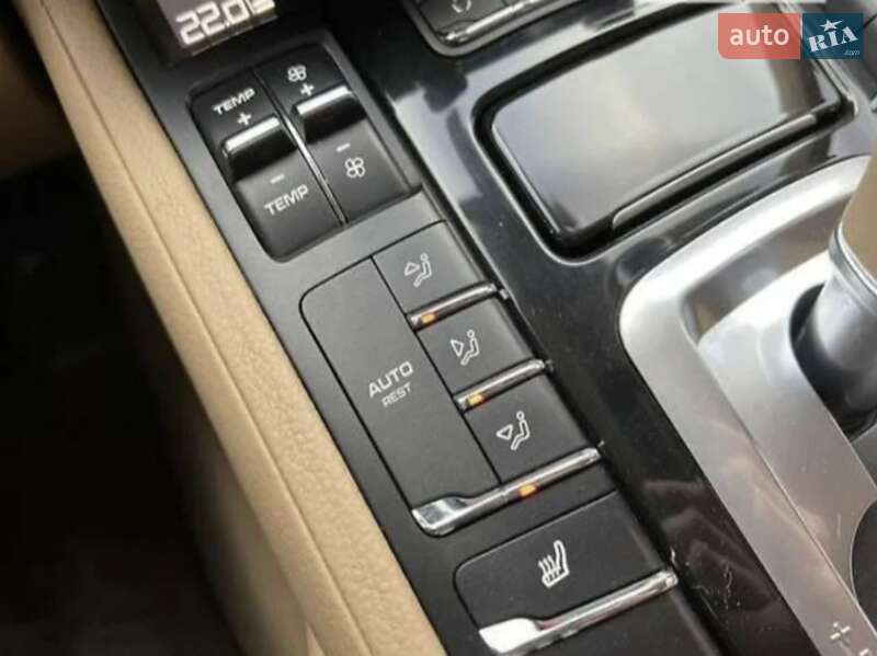 Внедорожник / Кроссовер Porsche Cayenne 2012 в Виннице