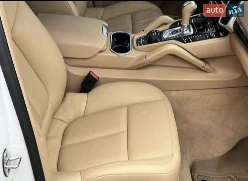 Внедорожник / Кроссовер Porsche Cayenne 2012 в Виннице